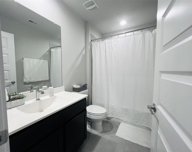3315 Dagostino Creek Drive - Photo Thumbnail 17