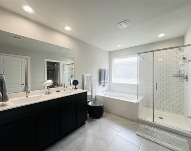 3315 Dagostino Creek Drive - Photo Thumbnail 10