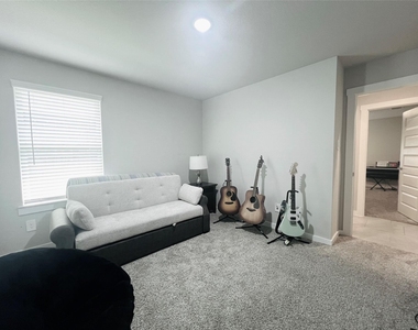 3315 Dagostino Creek Drive - Photo Thumbnail 12