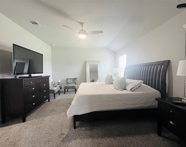3315 Dagostino Creek Drive - Photo Thumbnail 8