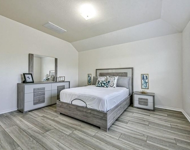 13706 Corken Way Court - Photo Thumbnail 10