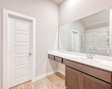 2611 Westward Hill Drive - Photo Thumbnail 36