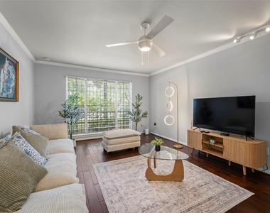 2600 Bellefontaine Street - Photo Thumbnail 3