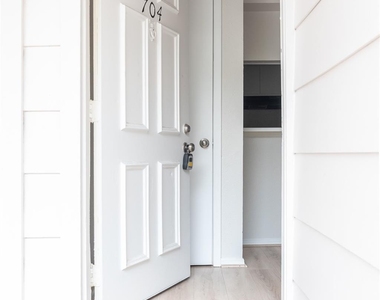 2800 Jeanetta Street - Photo Thumbnail 15