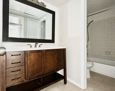 2800 Jeanetta Street - Photo Thumbnail 6