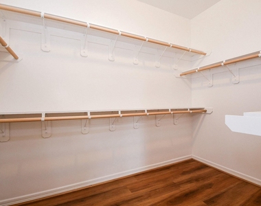 927 Grand Junction Drive - Photo Thumbnail 10