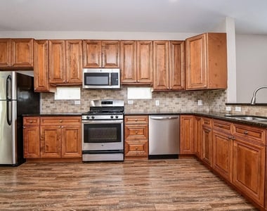 927 Grand Junction Drive - Photo Thumbnail 6