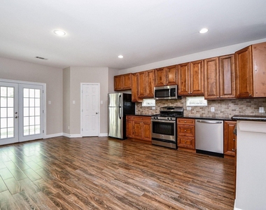 927 Grand Junction Drive - Photo Thumbnail 5