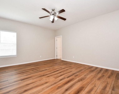 927 Grand Junction Drive - Photo Thumbnail 16