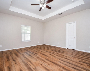 927 Grand Junction Drive - Photo Thumbnail 12