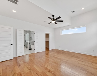 1936 Laverne Street - Photo Thumbnail 23