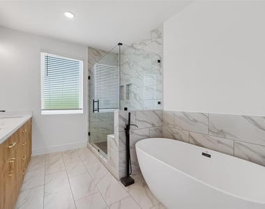 1936 Laverne Street - Photo Thumbnail 26