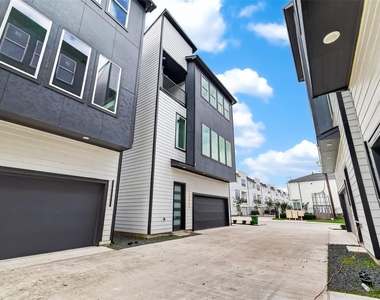 1936 Laverne Street - Photo Thumbnail 2