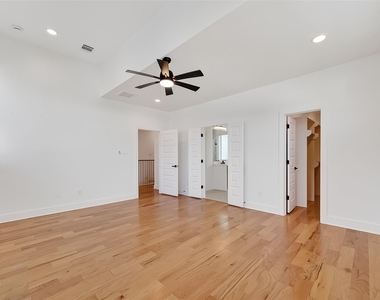 1936 Laverne Street - Photo Thumbnail 24