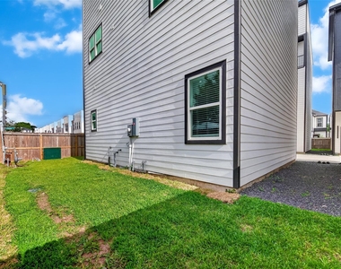 1936 Laverne Street - Photo Thumbnail 31