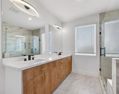 1936 Laverne Street - Photo Thumbnail 27