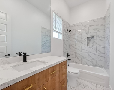 1936 Laverne Street - Photo Thumbnail 15