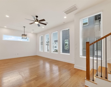 1936 Laverne Street - Photo Thumbnail 5
