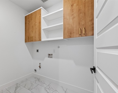 1936 Laverne Street - Photo Thumbnail 20