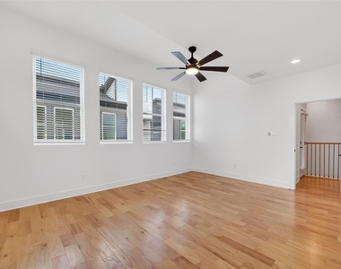 1936 Laverne Street - Photo Thumbnail 25