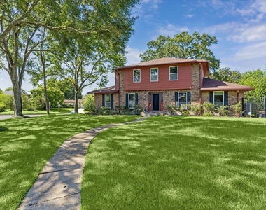 3232 Parkwood Drive - Photo Thumbnail 30