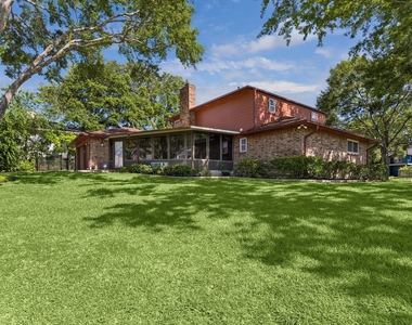 3232 Parkwood Drive - Photo Thumbnail 29