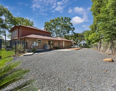 3232 Parkwood Drive - Photo Thumbnail 27