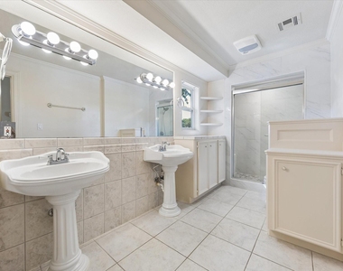 3232 Parkwood Drive - Photo Thumbnail 22