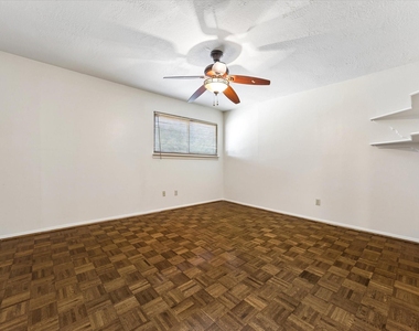 3232 Parkwood Drive - Photo Thumbnail 21