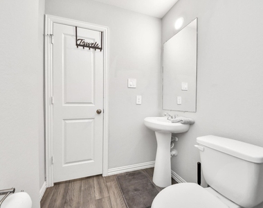 9027 Madera Road - Photo Thumbnail 38