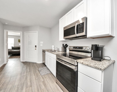9027 Madera Road - Photo Thumbnail 11