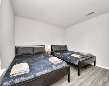 9027 Madera Road - Photo Thumbnail 32