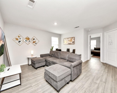 9027 Madera Road - Photo Thumbnail 2