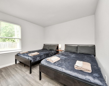 9027 Madera Road - Photo Thumbnail 31