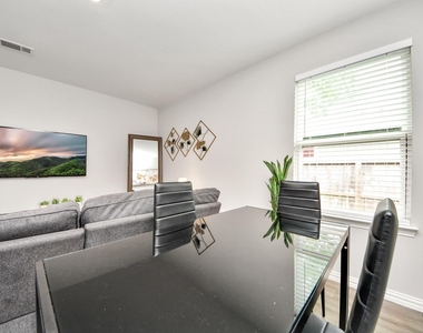 9027 Madera Road - Photo Thumbnail 8