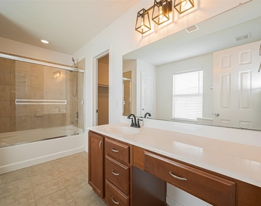 18334 Fair Grange Lane - Photo Thumbnail 12