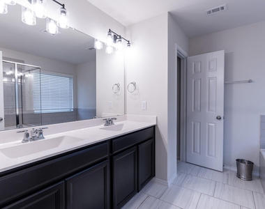 4006 Starbright Street - Photo Thumbnail 5