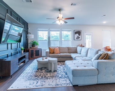 4006 Starbright Street - Photo Thumbnail 2
