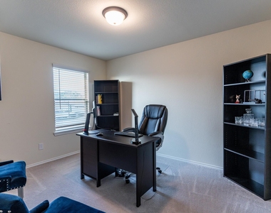 4006 Starbright Street - Photo Thumbnail 9