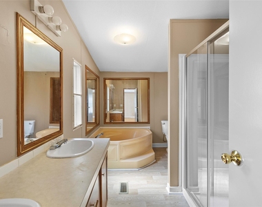 16561 Desert Star Drive - Photo Thumbnail 10