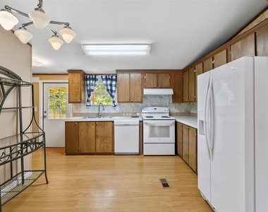 16561 Desert Star Drive - Photo Thumbnail 5