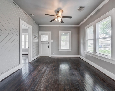 109 E 23rd Street - Photo Thumbnail 9