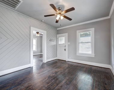 109 E 23rd Street - Photo Thumbnail 8