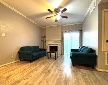7950 N Stadium Drive - Photo Thumbnail 2