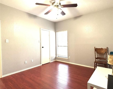 7950 N Stadium Drive - Photo Thumbnail 9