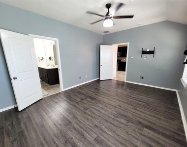 14030 Embry Stone Lane - Photo Thumbnail 12