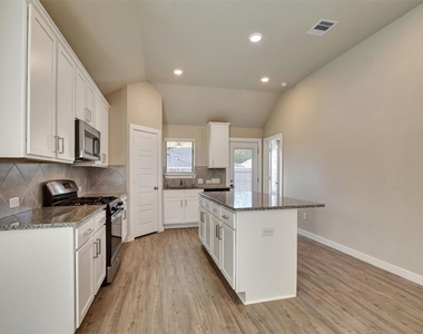 6419 Purple Wreath Way - Photo Thumbnail 14