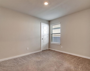 6419 Purple Wreath Way - Photo Thumbnail 26