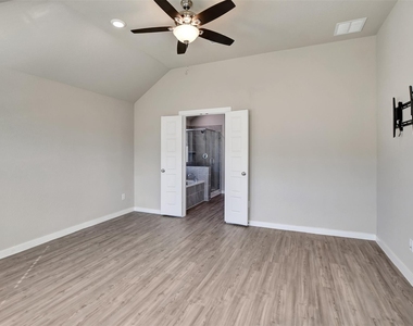 6419 Purple Wreath Way - Photo Thumbnail 19