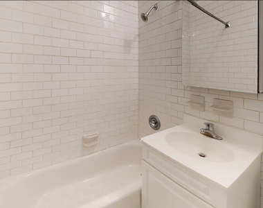  West 55th Street - Photo Thumbnail 3